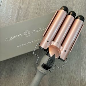 Brand new hair crimper.